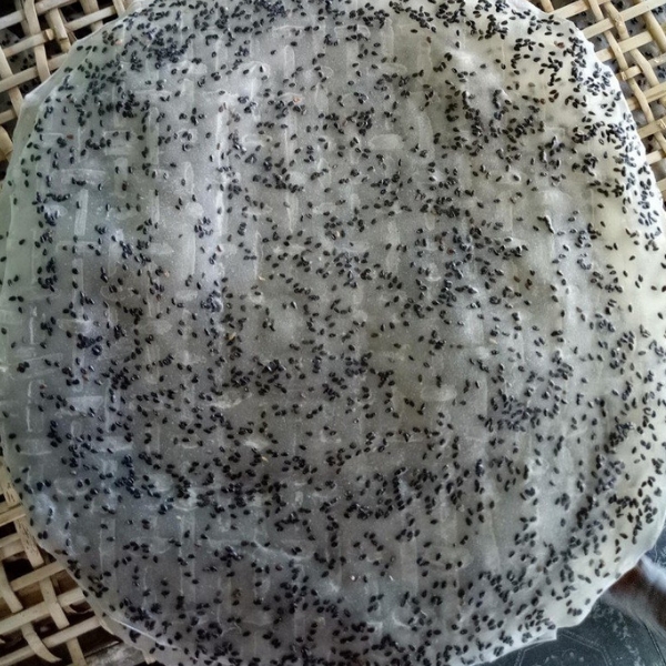 Bánh Tráng Nhúng Mè Đen