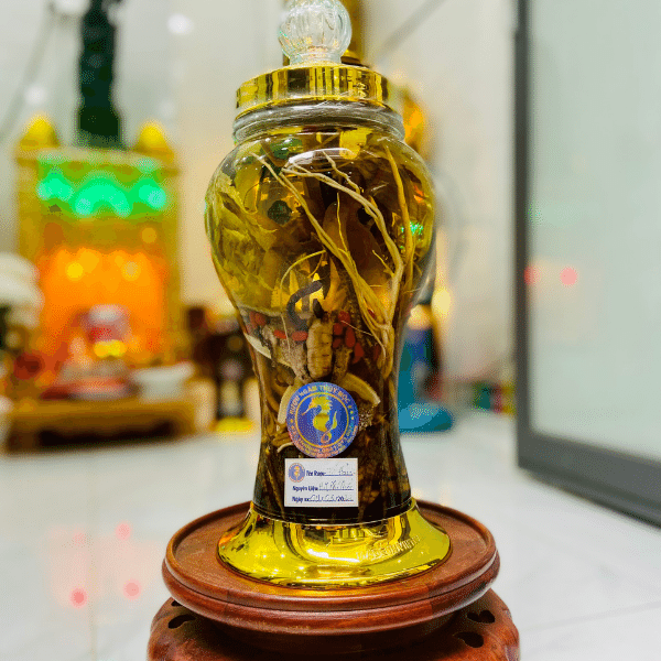 Bình Rượu Tứ Hải Ngâm Cá Ngựa Tươi Phú Quốc Và Nhiều Vị Thuốc Quý