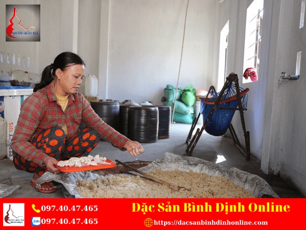 Quy Trình Nấu Rượu Gạo Bình Định - Rượu Bàu Đá Chính Gốc